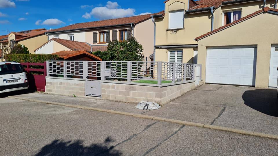 clôture métallique